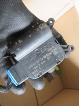 SILNICZEK NAGRZEWNICY VW GOLF V 5 1K0 0132801338 1K1907511G (X)