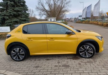 Peugeot 208 II e-208 Elektryczny 136KM 2022 Peugeot 208 20 e-208 GT 136 KM Serwis w ASO Gwarancja FV23 136KM, zdjęcie 7