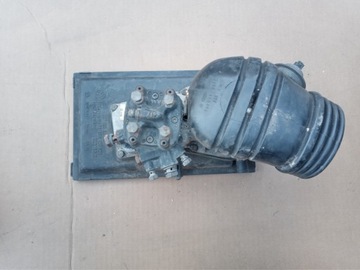 РАСПРЕДЕЛИТЕЛЬ ТОПЛИВА VW GOLF II 2