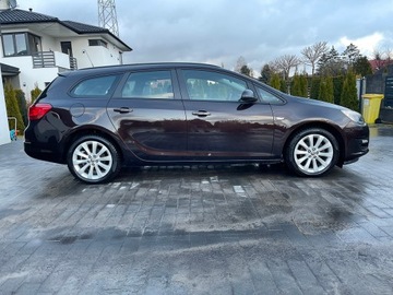 Opel Astra J Sports Tourer 1.4 Twinport ECOTEC 100KM 2012 astra j lift 1.4 101 km serwis po opłatach nowy rozrząd oleje filtry, zdjęcie 5