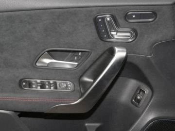 Mercedes Klasa A W177/V177 Hatchback Plug-In Facelifting 1.3 250e 218KM 2025 MERCEDES-BENZ A Klasa 250 e AMG Line 1.3 (218KM) 2025, zdjęcie 10