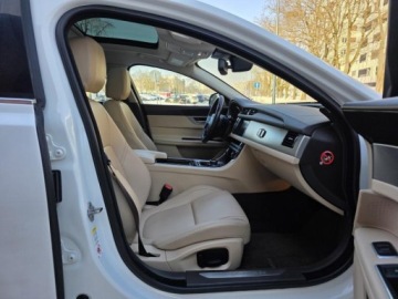 Jaguar XF II Sedan 3.0 V6 340KM 2017 JAGUAR XF V6 3.0l benzyna 340KM Bezwypadkowy Pedantycznie zadbany, zdjęcie 33