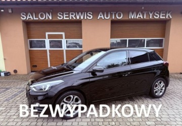 Hyundai i20 II Hatchback 5d Facelifting KAPPA 1.2 MPI 84KM 2018 Hyundai i20 1,2 84KM Klimatyzacja Kamera CarPlay 1.2 Benzyna 84KM