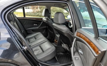 BMW Seria 5 E60 Sedan 3.0 530i 272KM 2007 BMW Seria 5 3,0 (272KM) 2007 r. Lift Skory Automat 3.0 Benzyna 272KM, zdjęcie 11