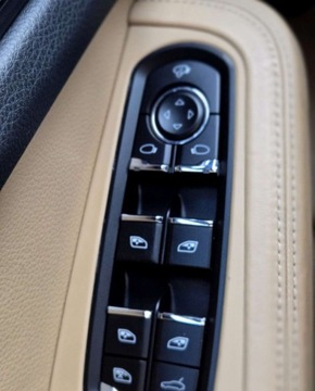 Porsche Macan SUV Facelifting II 2.9 S 380KM 2022 Porsche Macan Perlowykolor Skora Bogata wersja wyposazenia 2.9 Benzyna, zdjęcie 19