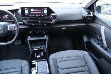 Citroen C4 III SUV 1.2 PureTech 130KM 2022 Citroen C4 1.2 PureTech, Salon Polska, zdjęcie 7