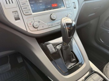 Ford Kuga II SUV 2.0 Duratorq TDCi 140KM 2012 Ford Kuga Nawigacja Panoramadach Lampy LED Automat Skora Podgrzewane Fotele, zdjęcie 9