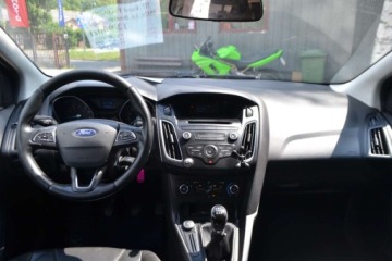 Ford Focus III Sedan Facelifting 1.6 Ti-VCT 105KM 2017 Ford Focus Bemowo 1.6 Benzyna LPG 2017 rok produkcji KOMIS TYSIAK, zdjęcie 7