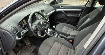 Skoda Octavia II Kombi 1.6 TDI CR DPF 105KM 2011 Skoda Octavia lifting 1.6 TDI 105KM 4x4 Klimatronic 6 biegow Alufelgi 1.6, zdjęcie 8