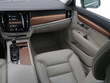 Volvo V90 II Kombi 2.0 D4 190KM 2017 Volvo V90 D4 AWD, 187 KM, 4X4, Automat, Skóra, zdjęcie 7