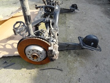 AUDI Q3 II 83A TĚHLICE PRAVÁ KOLENO PRAVÝ ZADNÍ