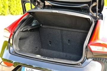 Volvo V40 II 2019 Volvo V40 2.0 T2 122KM RDesign Panorama Skóra, zdjęcie 10