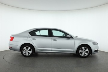 Skoda Octavia III Liftback Facelifting 1.6 TDI 115KM 2018 Skoda Octavia 1.6 TDI, Salon Polska, Klima, zdjęcie 5