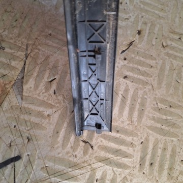 ZÁSLEPKA STŘEŠNÍ NOSIČ LEVÝ LANCER VIII X