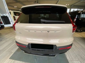 Volvo XC40 2025 VOLVO XC40 B3 Plus Dark Suv 2.0 (177KM) 2025, zdjęcie 3