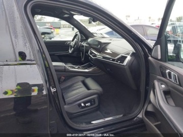 BMW X7 2023 BMW X7 M60I 2023 4.4l 4.4 Benzyna 523KM, zdjęcie 9