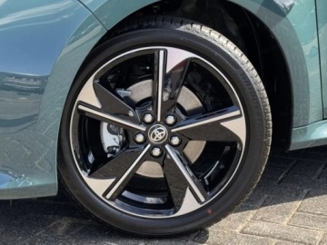 Toyota Yaris IV Hatchback Facelifting 1.5 Hybrid Dynamic Force 130KM 2026 Executive 1.5 Hybrid 130KM | Podgrzewane fotele!, zdjęcie 16