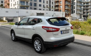 Nissan Qashqai II Crossover 1.2 DIG-T 115KM 2016 Nissan Qashqai Salon PL 114 tys. km Bezwypadkowy 2016 r. 1.2 Benzyna 115KM, zdjęcie 2