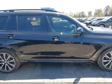 BMW X7 2021 BMW X7 M50i 2021 4.4l 4.4 Benzyna 523KM, zdjęcie 6