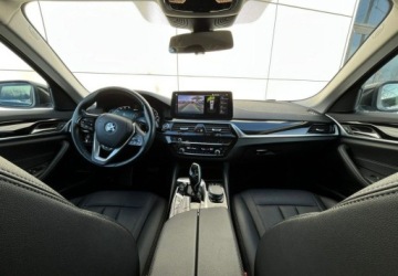 BMW Seria 5 G30-G31 Touring Plug-In 2.0 530e 292KM 2021 BMW Seria 5 Plug-In Skora Automat Head UP Navi Kamera FV23, zdjęcie 15