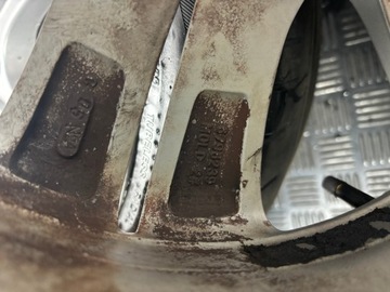 BMW F30 F31 F32 - RÁFKY HLINÍK 17 PALCŮ KOMPLET 225/50 17'' 6796239