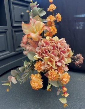 Композиционный головной убор для кладбища могильных искусственных цветов