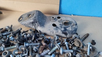 БОЛТЫ КУЗОВА MUSTANG VI, ВНУТРЕННЯЯ ПОДВЕСКА