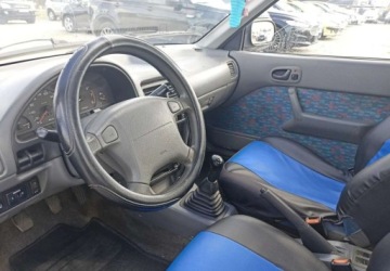 Suzuki Swift III Hatchback 1.0 i 53KM 2002 Suzuki Swift Suzuki Swift Benzyna 53KM, zdjęcie 6