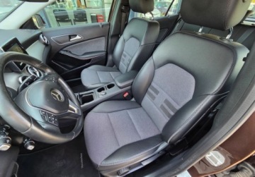 Mercedes GLA I Off-roader 1.6 200 156KM 2015 Mercedes-Benz GLA 1.6Benz 156KM LED Xenon Grz.Fotele Parktronic Navi Temp, zdjęcie 17