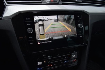 Volkswagen Passat B8 Variant Facelifting 2.0 TSI 190KM 2022 Volkswagen Passat SalonPL 2.0 TSI 190KM DSG Business NaviMatrixKeyLessKame, zdjęcie 15