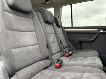 Volkswagen Touran II 2.0 TDI 140KM 2015 Volkswagen Touran Highline 7 osobowy navi, zdjęcie 19