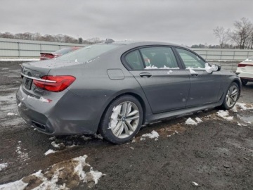 BMW Seria 7 G11-G12 2017 BMW Seria 7 2017 BMW 750 XI 4.4 Benzyna 523KM, zdjęcie 2