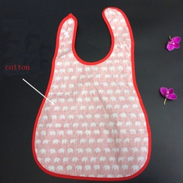 Моющийся нагрудник с карманом-слоном.