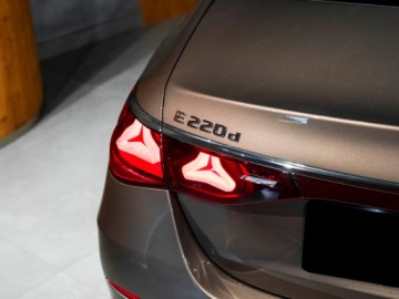 Mercedes Klasa E W214 Sedan 2.0 220d 197KM 2025 E Klasa 220 d 4-Matic AMG 2.0 (197KM) 2025, zdjęcie 5