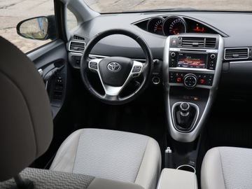 Toyota Verso Minivan Facelifting 1.8 Valvematic 147KM 2014 Toyota Verso 1.8 Valvematic, Salon Polska, zdjęcie 6
