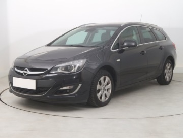 Opel Astra J Sports Tourer Facelifting 1.6 CDTI  136KM 2014 Opel Astra 1.6 CDTI, Salon Polska, Xenon, Klima, zdjęcie 1