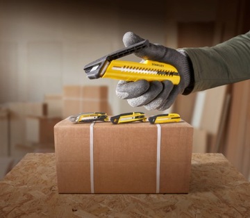 НОЖ СО ВСТРОЕННОЙ СИСТЕМОЙ ломания лезвия 18MM STANLEY FATMAX