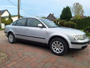Volkswagen Passat B5 Sedan 1.8 20V 125KM 1998 Volkswagen Passat 62 Tyś kilometrów auto jak, zdjęcie 5