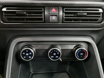 Citroen C3 IV 2025 Od ręki - Plus 1.2 mHEV 110KM, zdjęcie 4