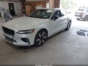 Volvo S60 III 2024 Volvo S60 Recharge Plug-In Hybrid T8 Core Dark Theme 2024 2.0l 2.0 Hybryda, zdjęcie 1