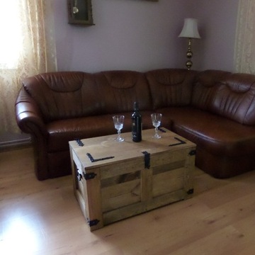 Деревянный садовый ящик для подушек, стола