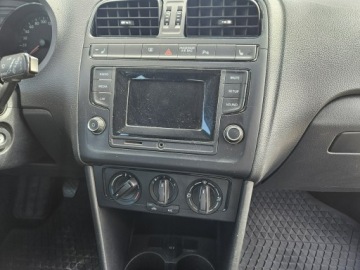 Volkswagen Polo V Hatchback 3d Facelifting 1.0 75KM 2014 Volkswagen Polo 1.0 Benzyna 75KM, zdjęcie 11