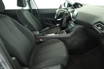 Peugeot 308 II SW Facelifting 1.5 BlueHDI 130KM 2019 Peugeot 308 1.5 BlueHDi, Salon Polska, zdjęcie 6