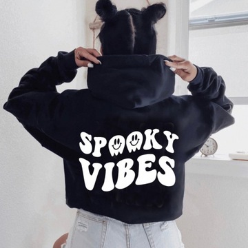 Czarna modna bluza z SPOOKY VIBES na plecach S