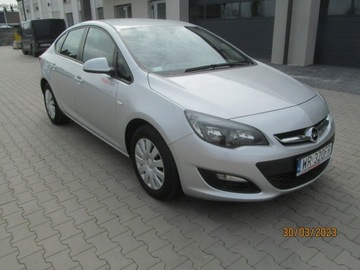 Opel Astra J Sedan 1.4 Turbo ECOTEC 140KM 2015 Opel Astra