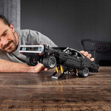 НАБОР ЗАРЯДНОГО УСТРОЙСТВА DODGE LEGO TECHNIC DOM'S 42111