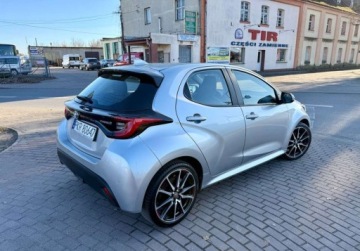 Toyota 2023 Toyota Yaris 1.5i HYBRID Full led Navi Kamera 18.000 km 1.5 Benzyna, zdjęcie 3
