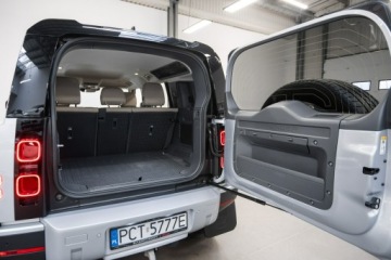 Land Rover Defender IV (L663) Hard Top 90 3.0D R6 250KM 2023 Land Rover Defender 110 3.0D 250KM. Salon PL. FV., zdjęcie 24