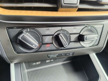 Seat Arona Crossover Facelifting 1.0 TSI 110KM 2022 Seat Arona serwis ASO 1.0TSI 110KM bezwypadkowy pakiety FullLink alufelgi, zdjęcie 21