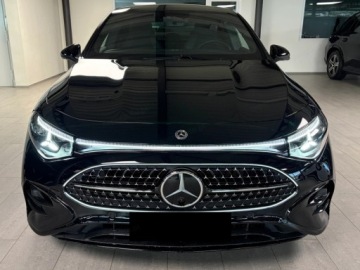 Mercedes CLA C118/X118 2025 MERCEDES-BENZ CLA 200 AMG Line Sedan 1.5 (163KM) 2025, zdjęcie 1